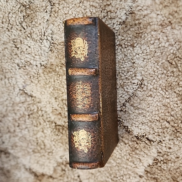 Vintage Hand Painted Footed Wooden Box Wood Box with Still Life Jewelry Box Stas - Picture 5 of 5